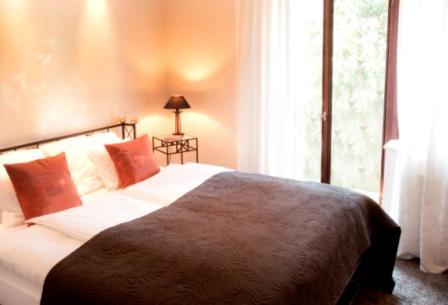 Le Temple Hotel Neuhutten  Екстериор снимка